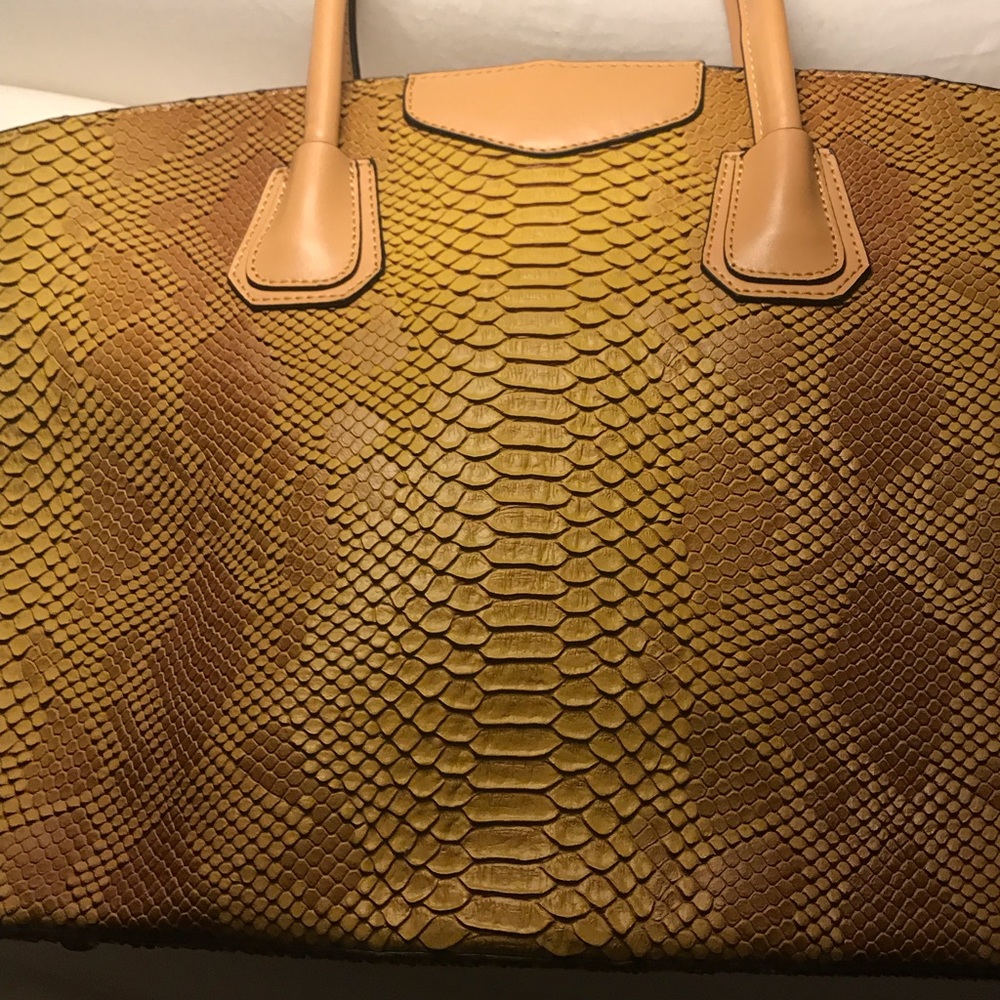Sanyuecao purse